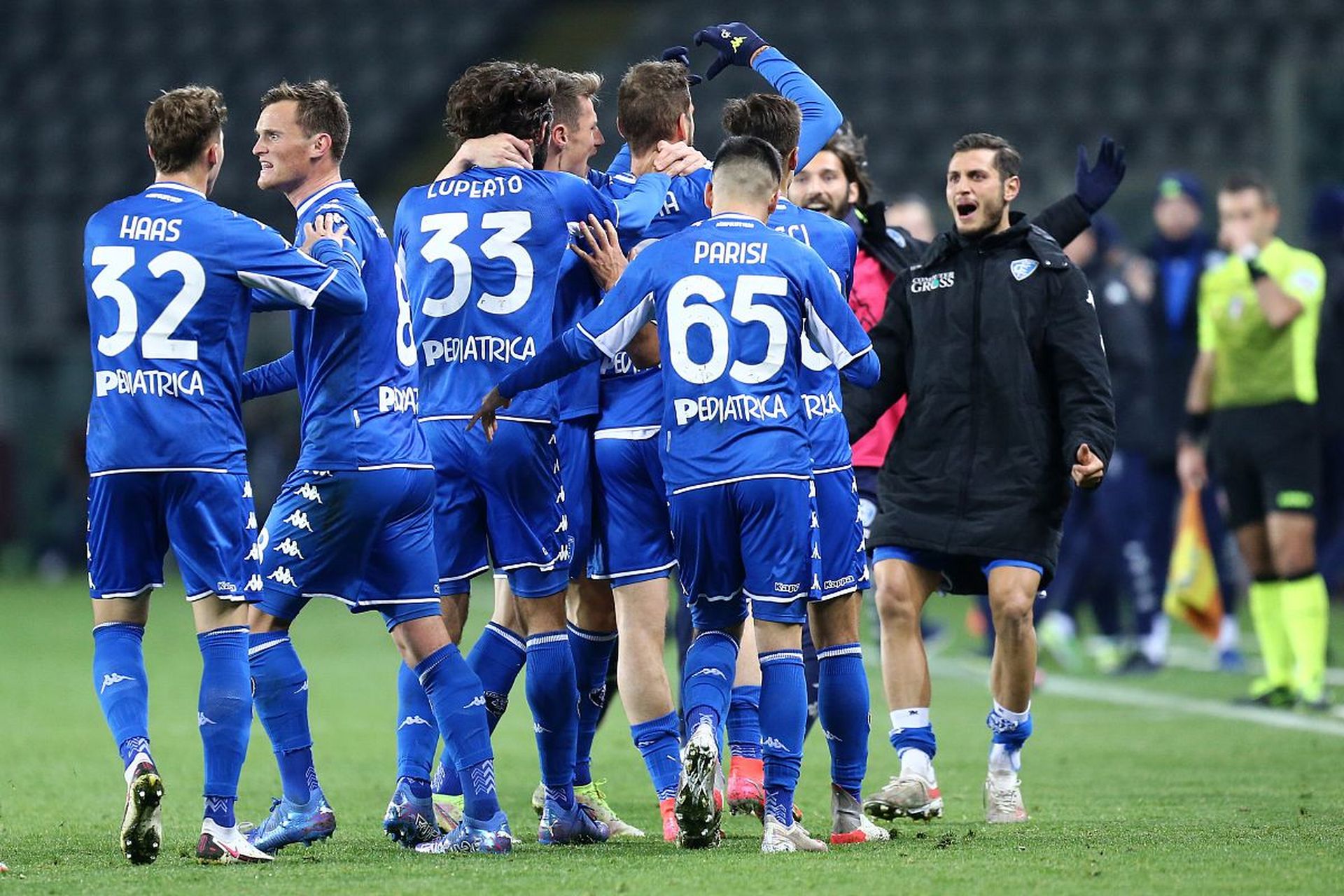 自然贯穿于 自然贯穿于